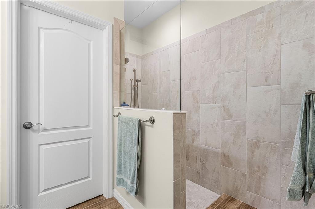 COCONUT COVE - Residential