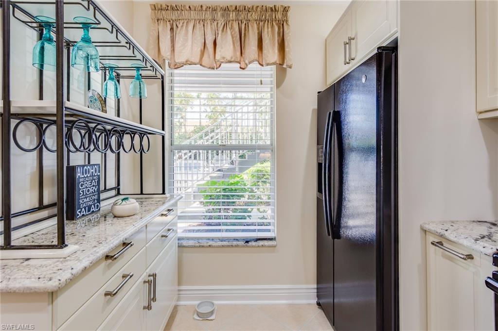 COURTYARD AT KINGS LAKE - Residential