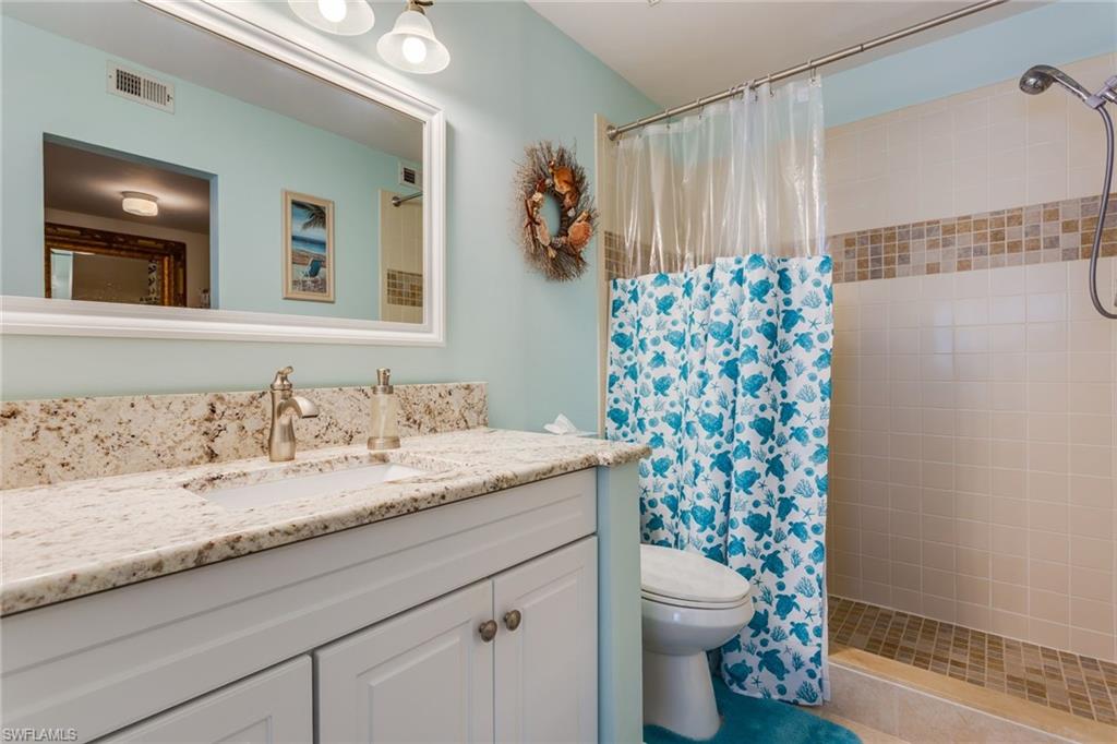 COURTYARD AT KINGS LAKE - Residential