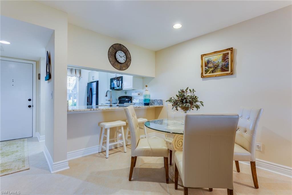 COURTYARD AT KINGS LAKE - Residential