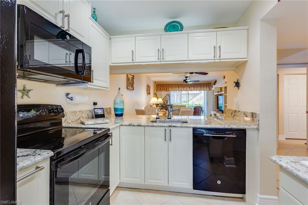 COURTYARD AT KINGS LAKE - Residential