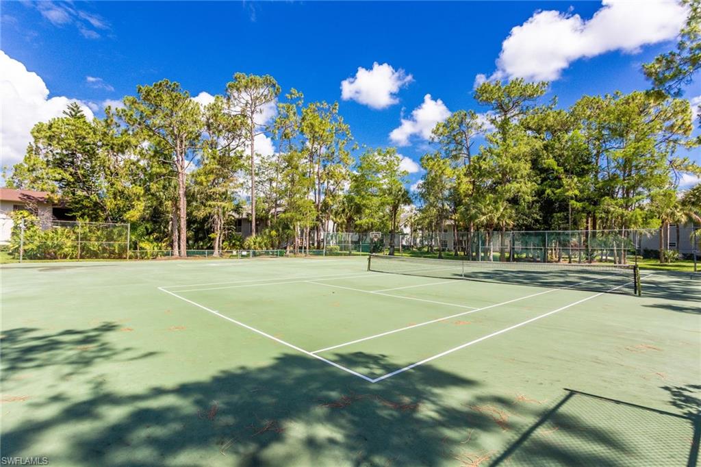 COURTYARD AT KINGS LAKE - Residential