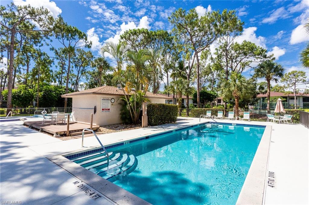 COURTYARD AT KINGS LAKE - Residential