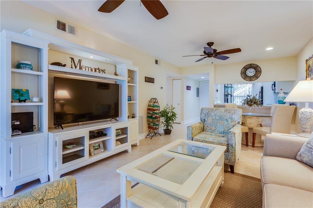 COURTYARD AT KINGS LAKE - Residential