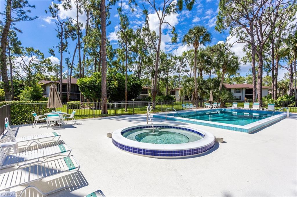 COURTYARD AT KINGS LAKE - Residential