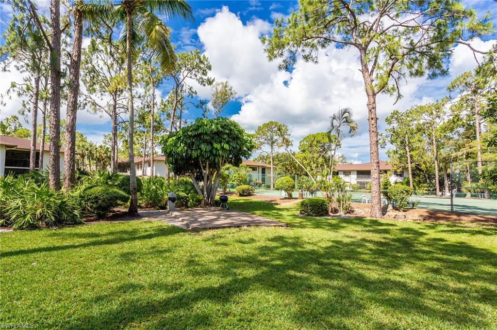 COURTYARD AT KINGS LAKE - Residential