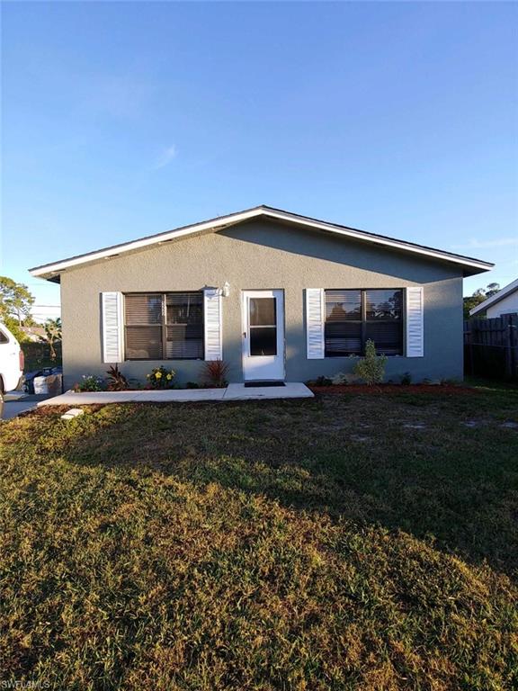 NAPLES MANOR - Residential