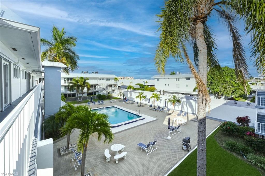 MARINA MANOR - Residential