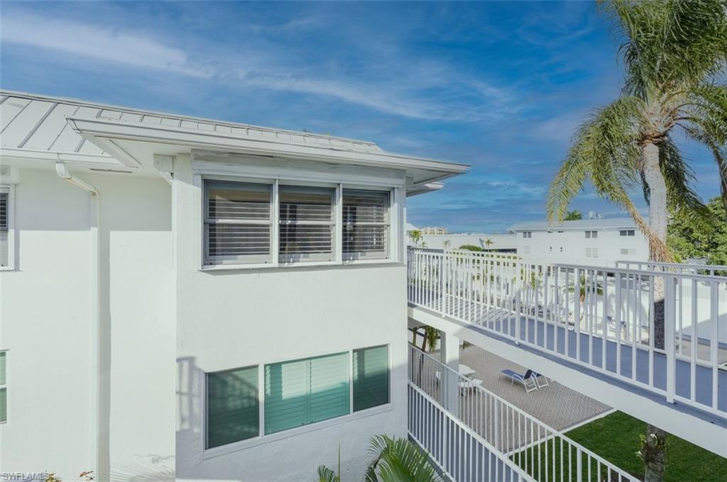 MARINA MANOR - Residential