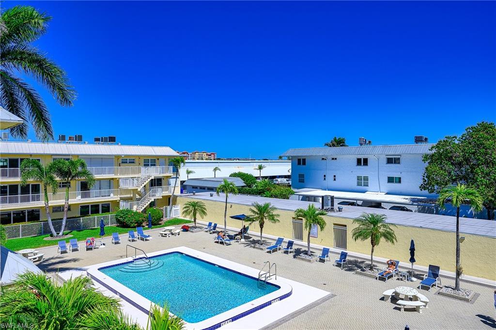 MARINA MANOR - Residential