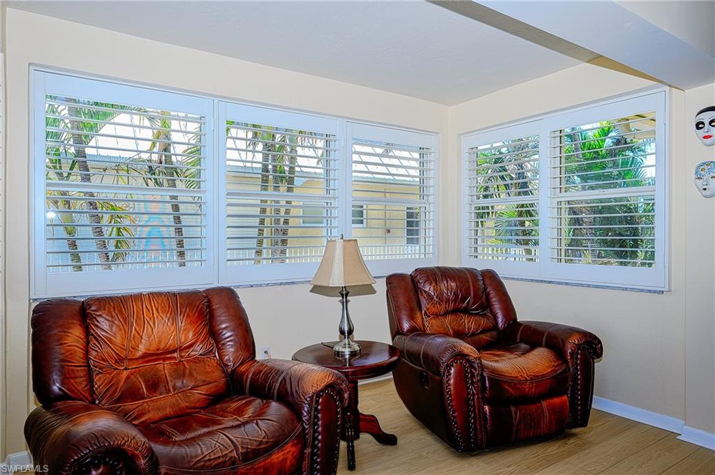 MARINA MANOR - Residential