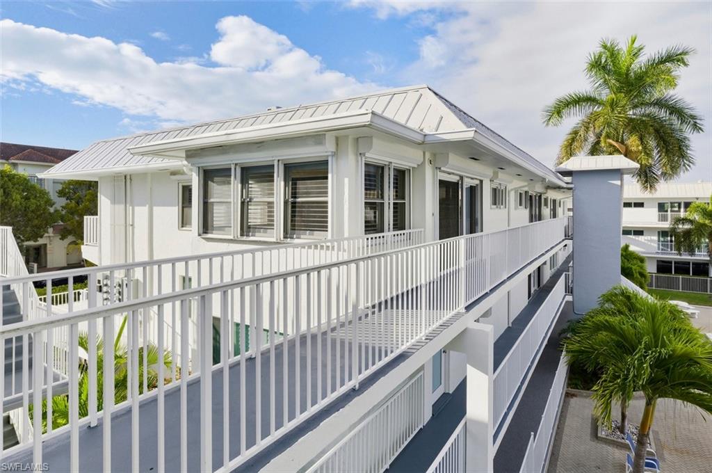 MARINA MANOR - Residential