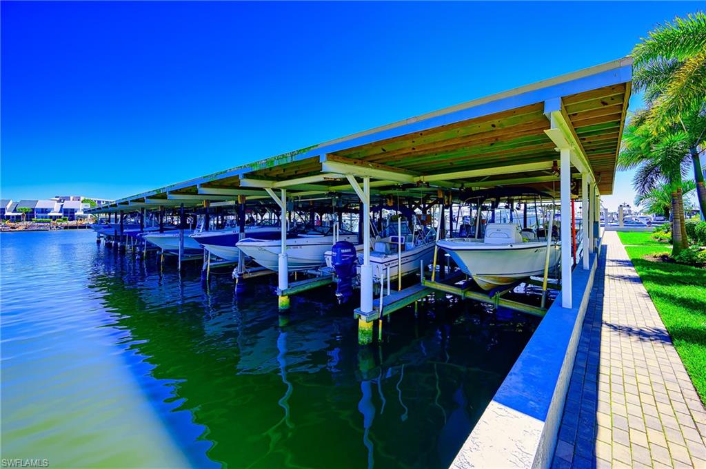 MARINA MANOR - Residential