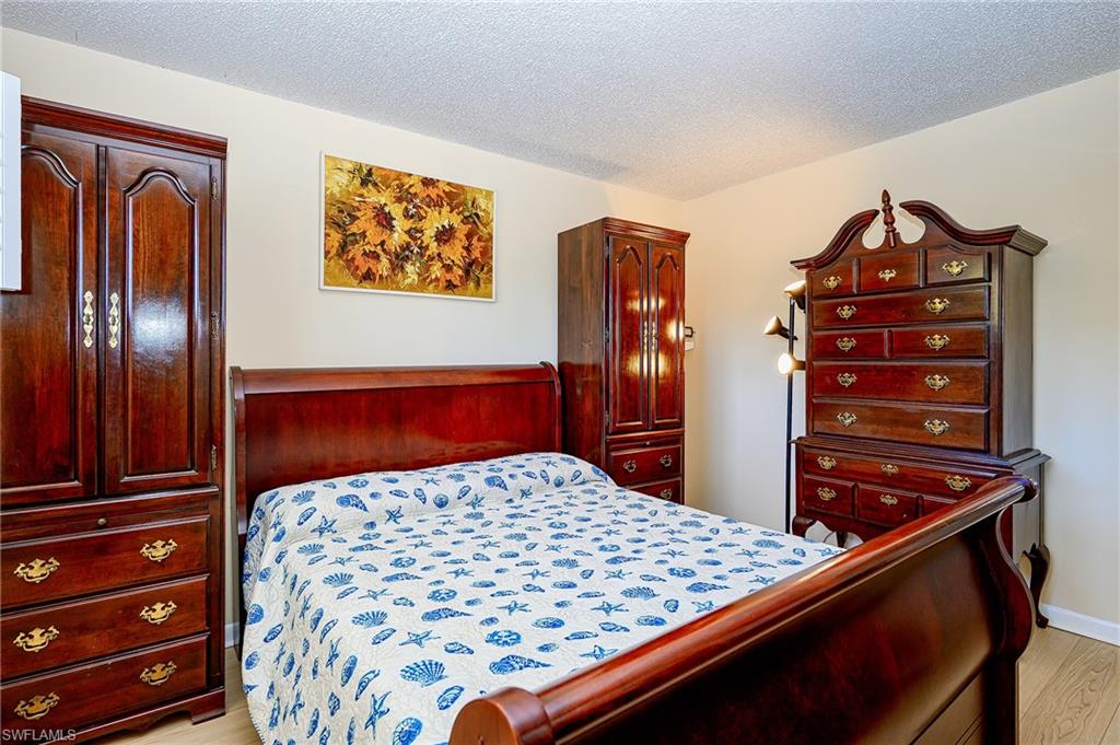 MARINA MANOR - Residential
