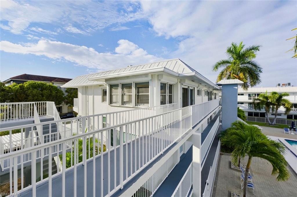 MARINA MANOR - Residential