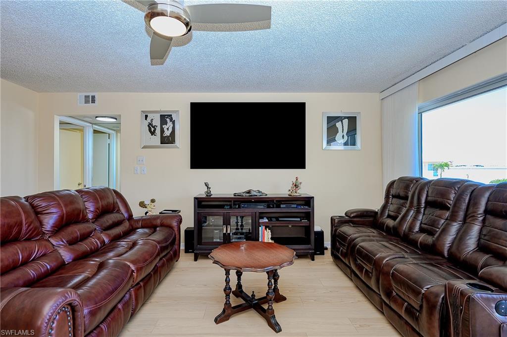 MARINA MANOR - Residential