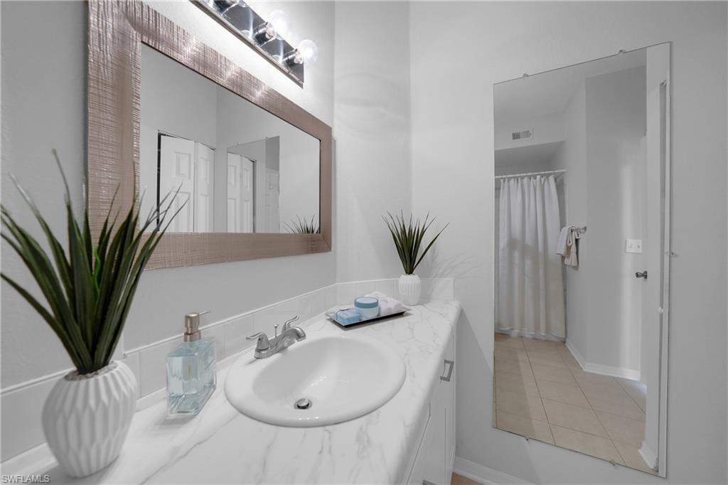 ROYAL GREENS - Residential