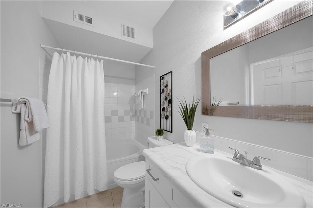 ROYAL GREENS - Residential