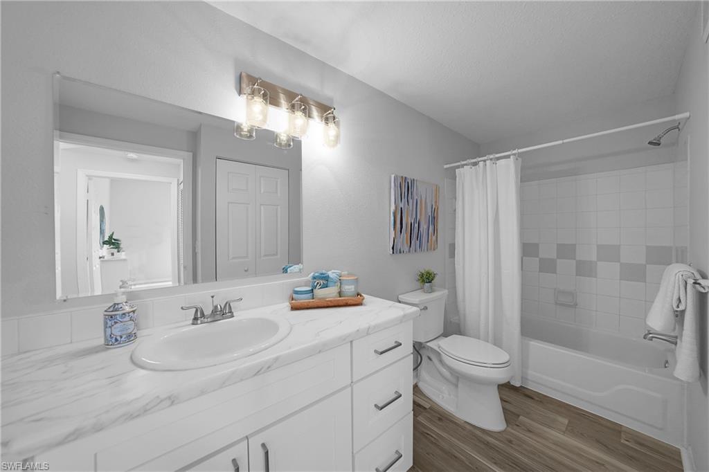 ROYAL GREENS - Residential