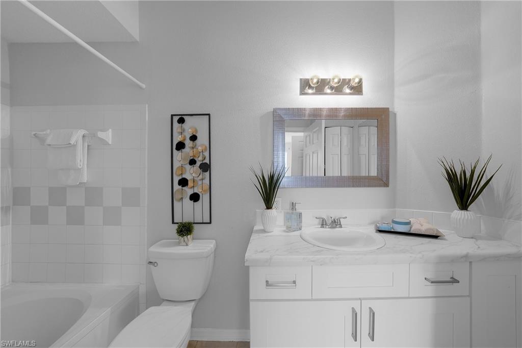 ROYAL GREENS - Residential