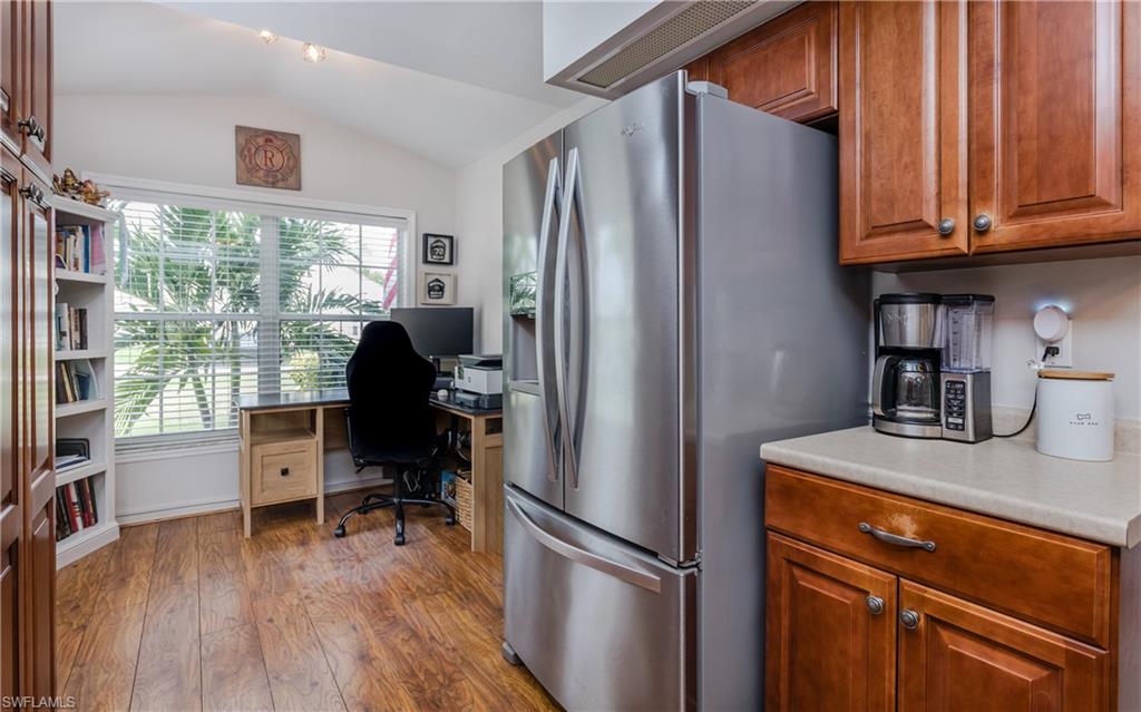 THREE OAKS - Residential