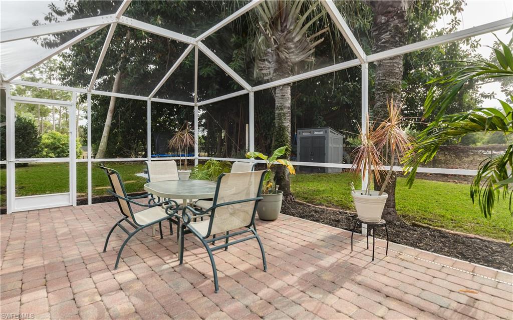 THREE OAKS - Residential