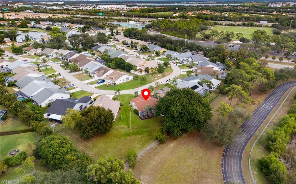 THREE OAKS - Residential