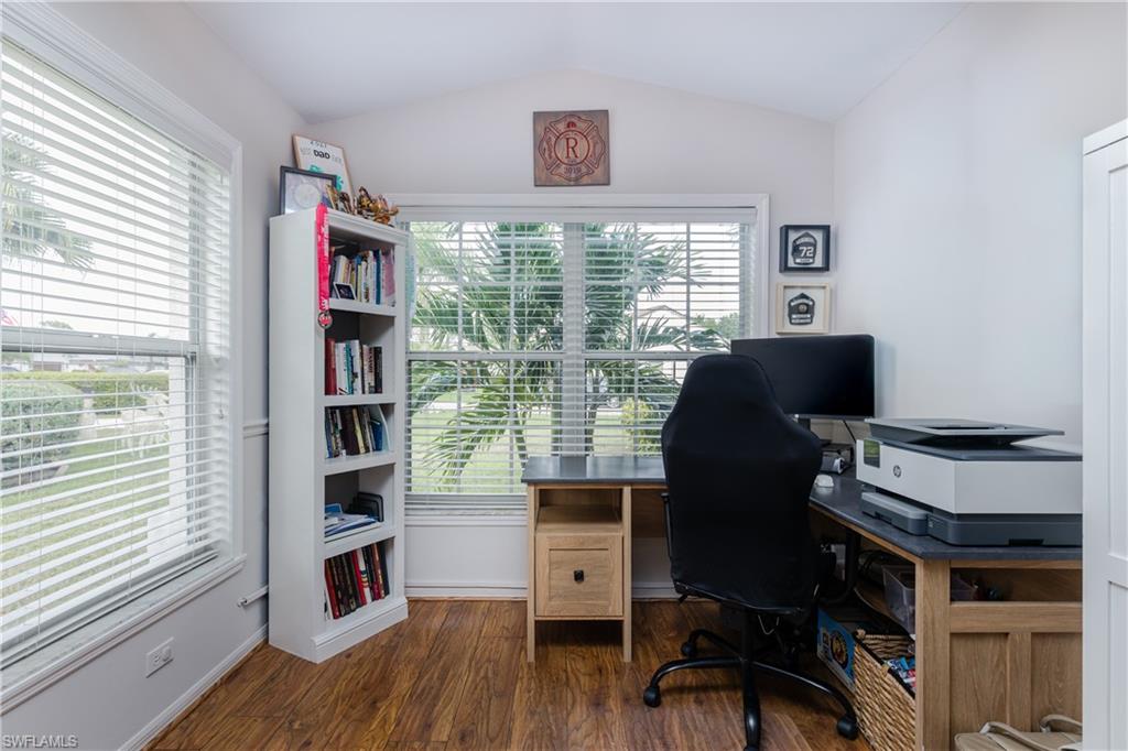 THREE OAKS - Residential