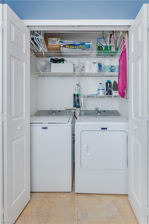 THREE OAKS - Residential