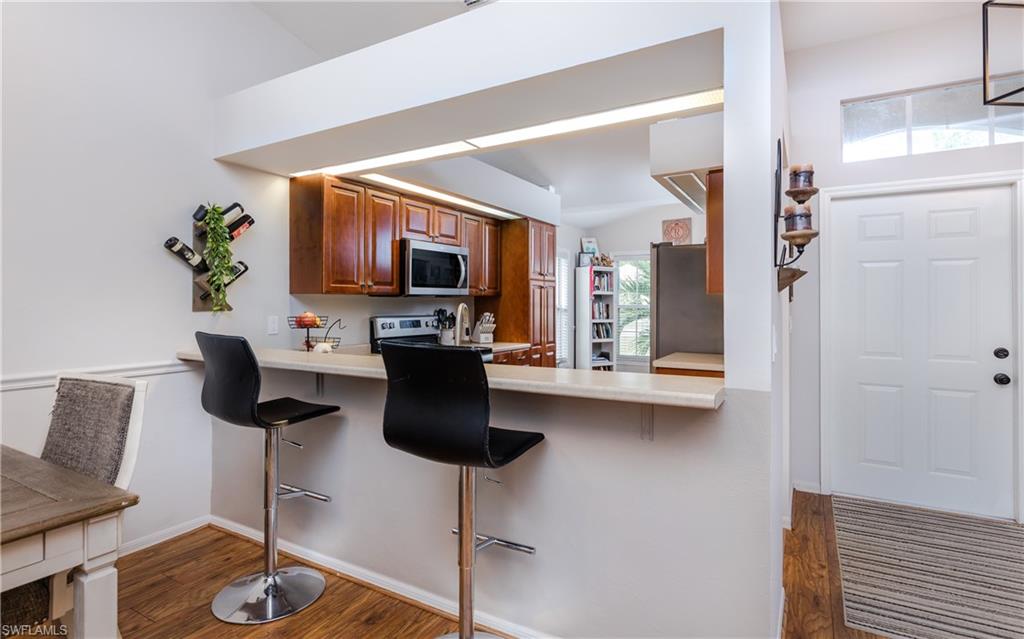 THREE OAKS - Residential