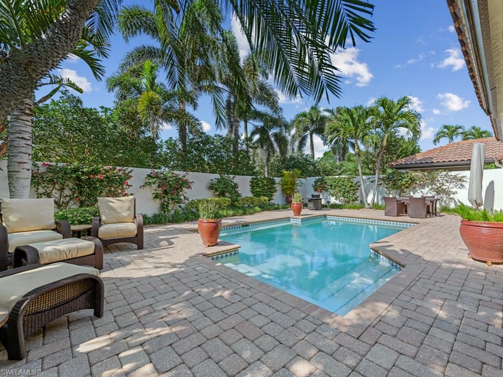 Photo of 6 Las Brisas WAY #7, NAPLES, FL 34108 (MLS # 225017519)