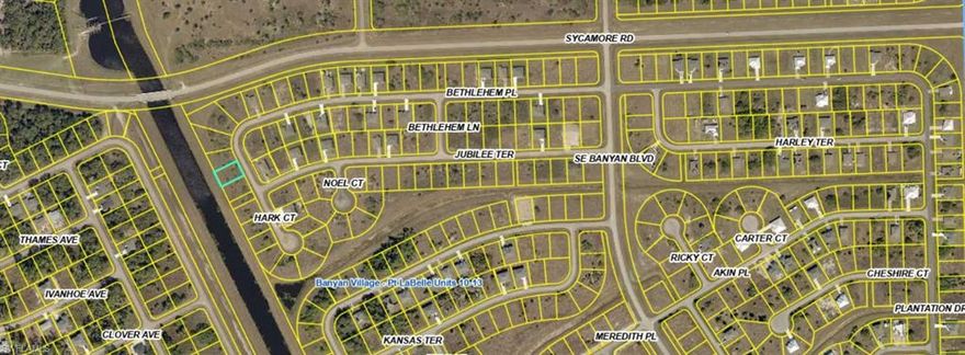 Fast growing area in Hendry County.   Located a couple minutes outside of Labelle.  This area is away from all that hustle and bustle of city and easy access to SR 80 to head either to the west or east coast.  A big plus is there is no HOA to deal with.  Build your dream home and start enjoying the serenity and tranquility that this area has to offer.