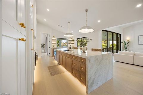 2111 Mission DR NAPLES FL 34109