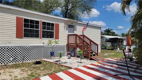 320 Redlin ST NORTH FORT MYERS FL 33903