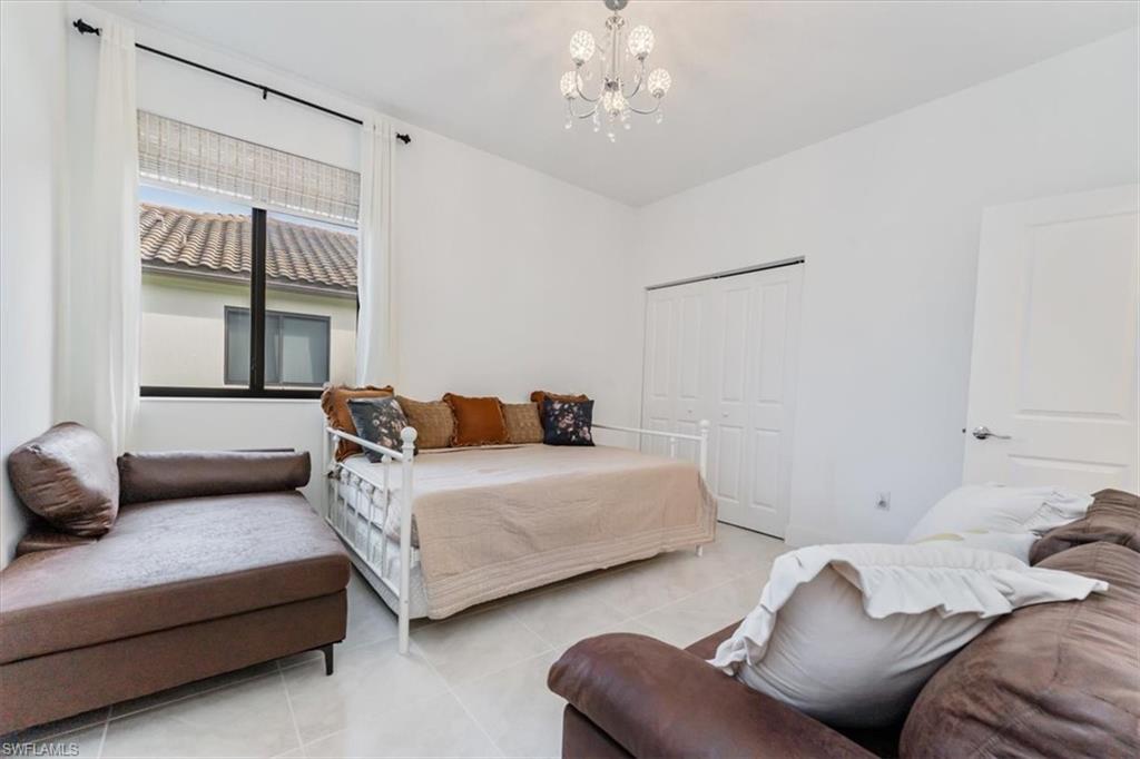 MAPLE RIDGE - Residential