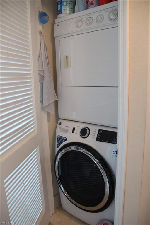 COLLINS - Residential