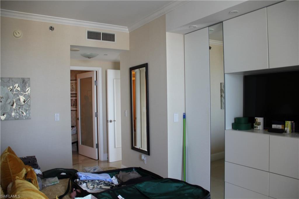 COLLINS - Residential