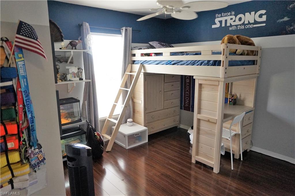 MIRROR LAKES - Residential