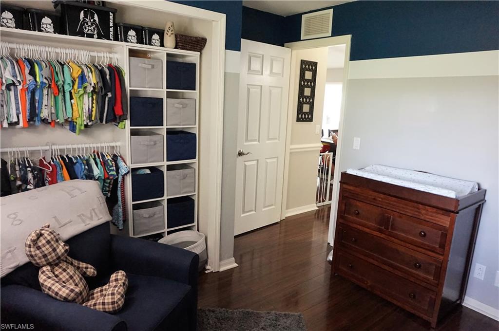 MIRROR LAKES - Residential