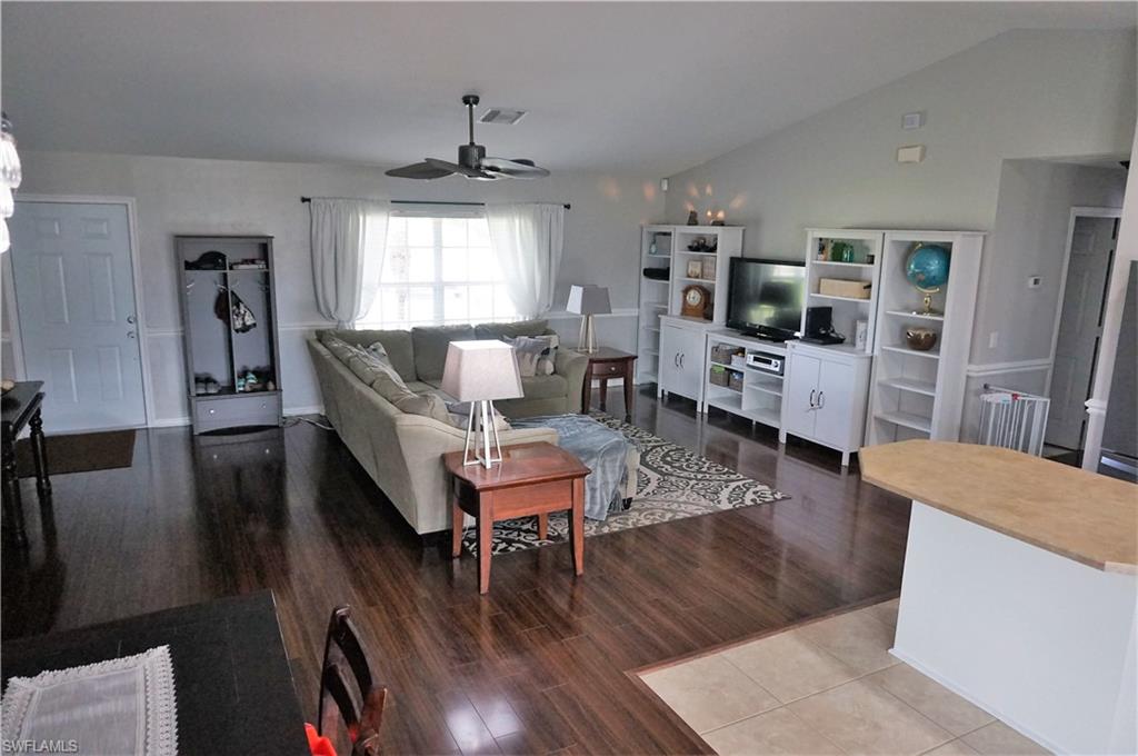 MIRROR LAKES - Residential