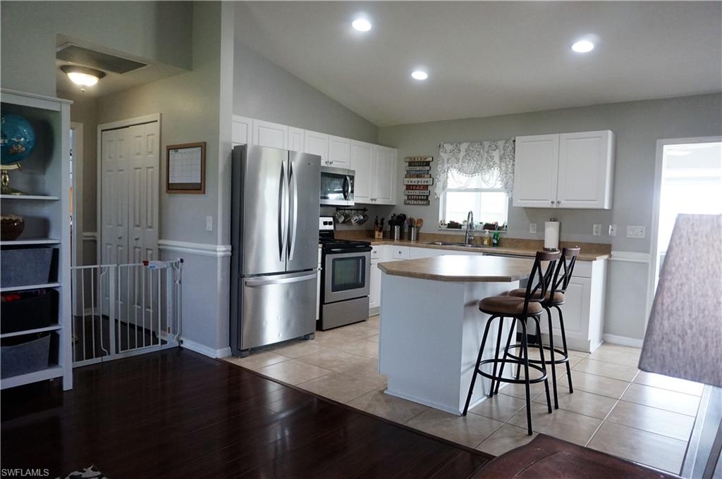 MIRROR LAKES - Residential