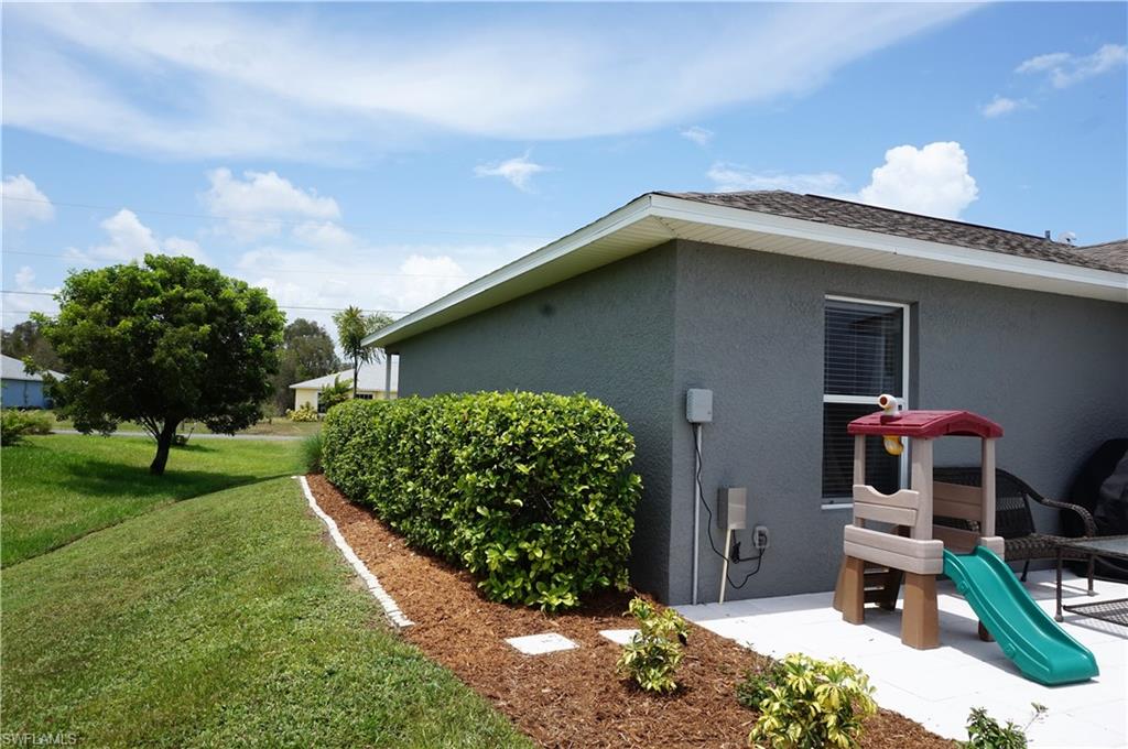 MIRROR LAKES - Residential