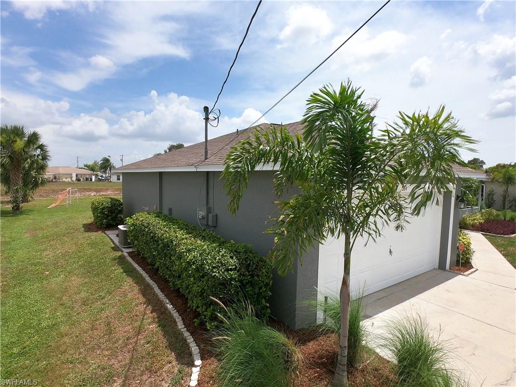 MIRROR LAKES - Residential