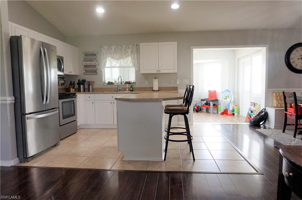 MIRROR LAKES - Residential