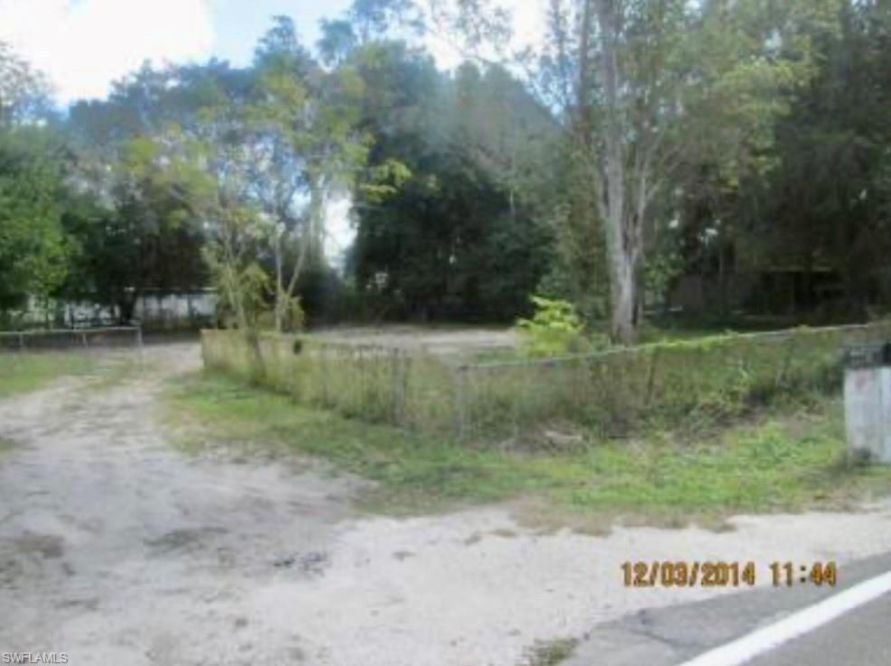 NORTH FORT MYERS - Commercial Sale