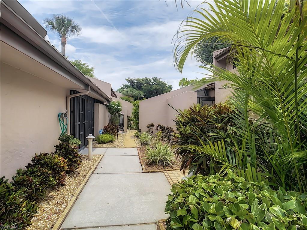 LONGBOAT VILLAGE - Residential