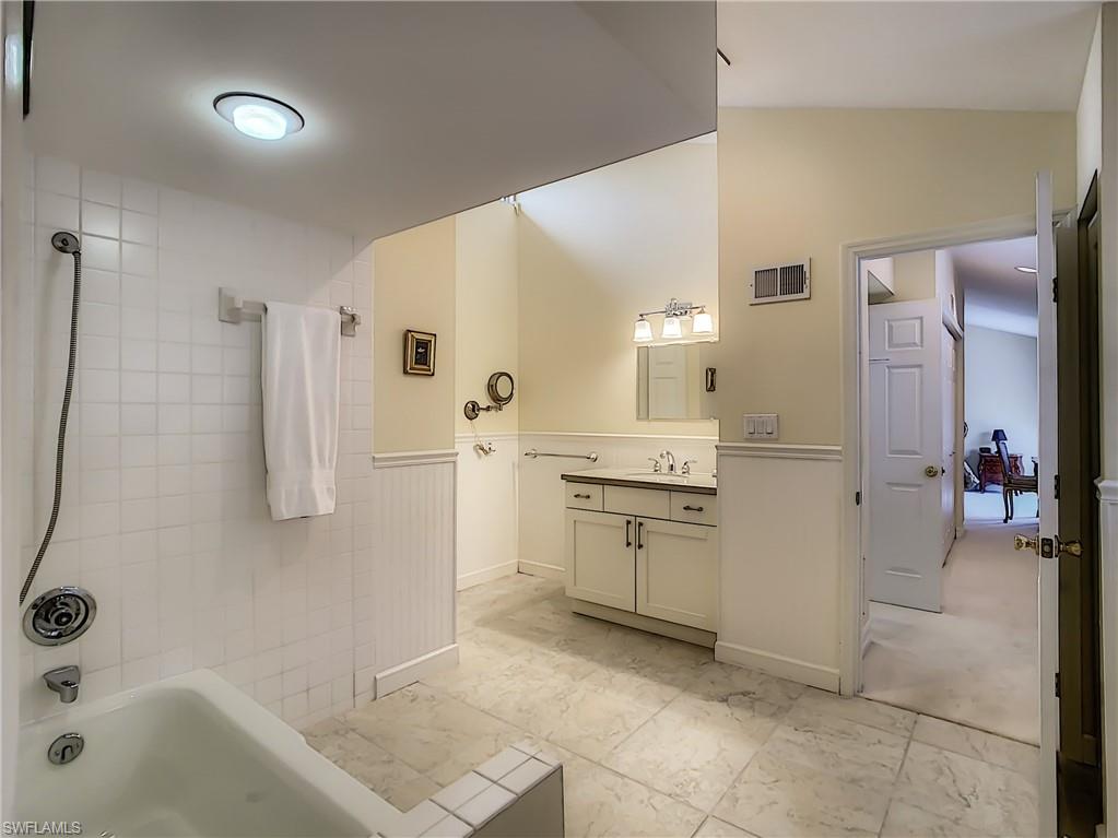 LONGBOAT VILLAGE - Residential