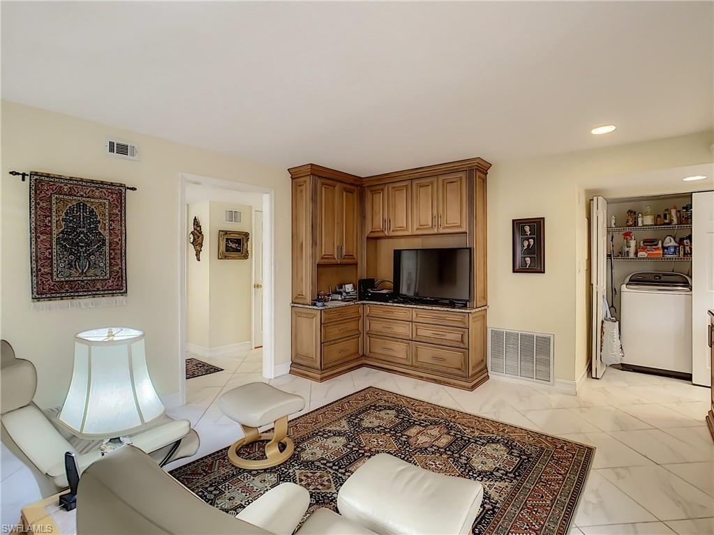 LONGBOAT VILLAGE - Residential