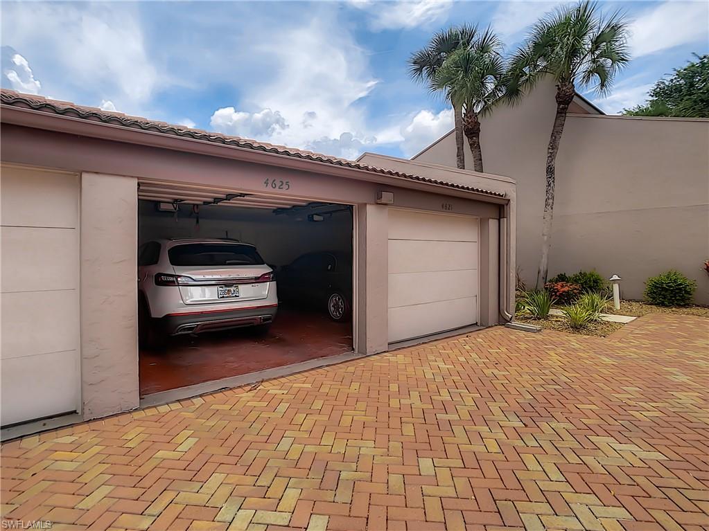 LONGBOAT VILLAGE - Residential