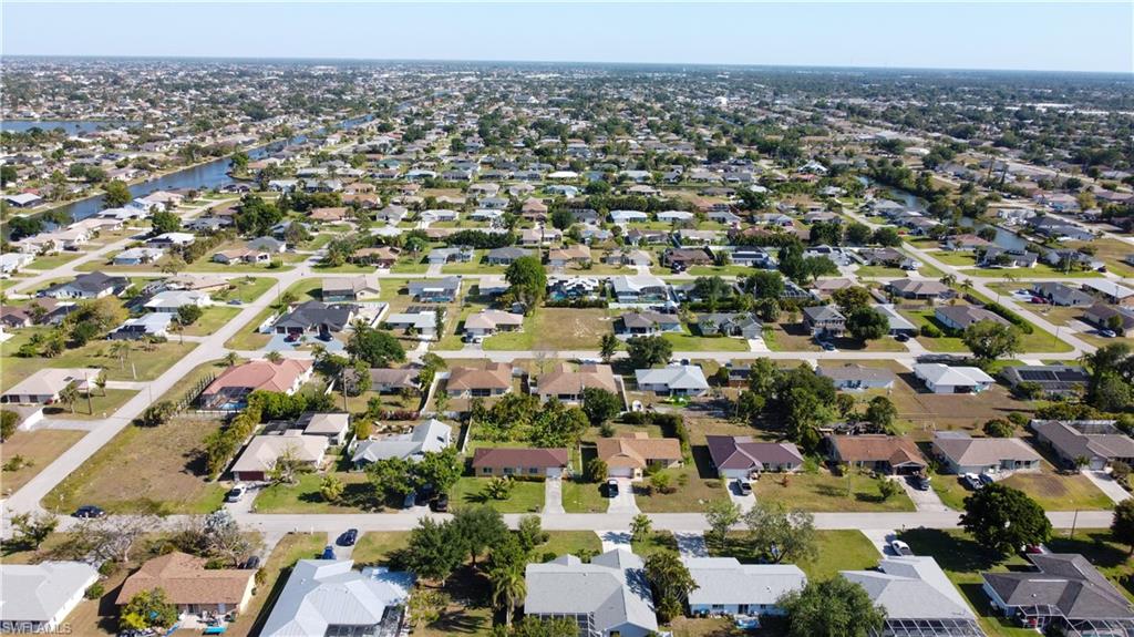 CAPE CORAL - Land